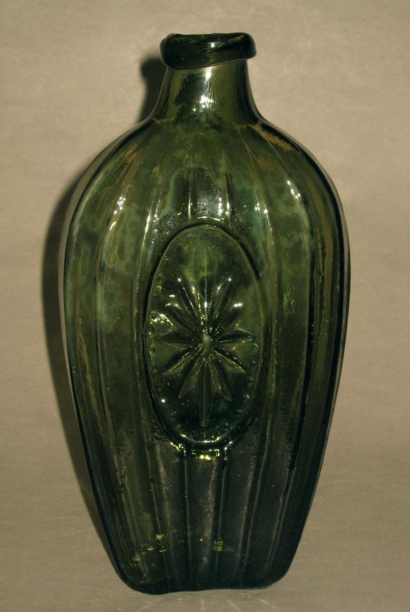 1973.0423.008 Glass flask
