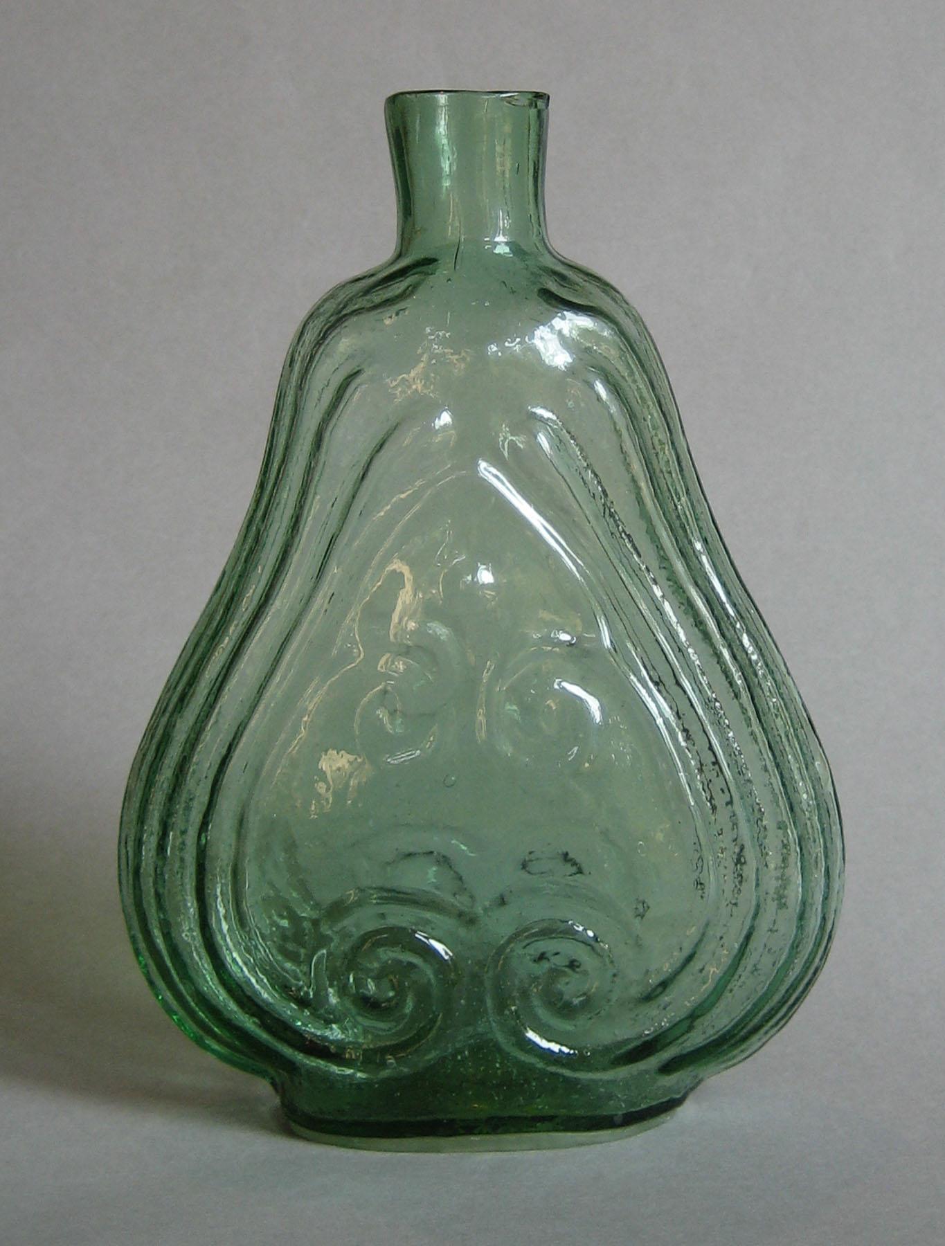 1973.0425.001 Glass Flask