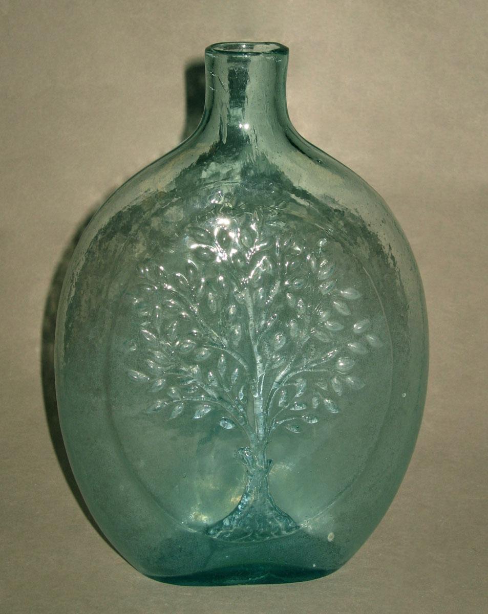 1973.0426.001 Glass flask