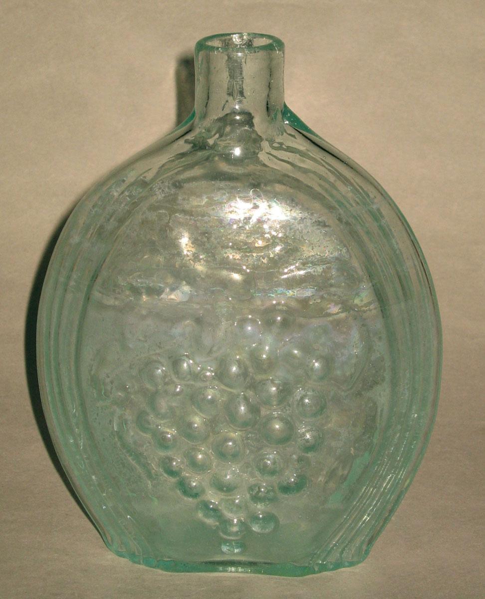1973.0427.002 Glass flask