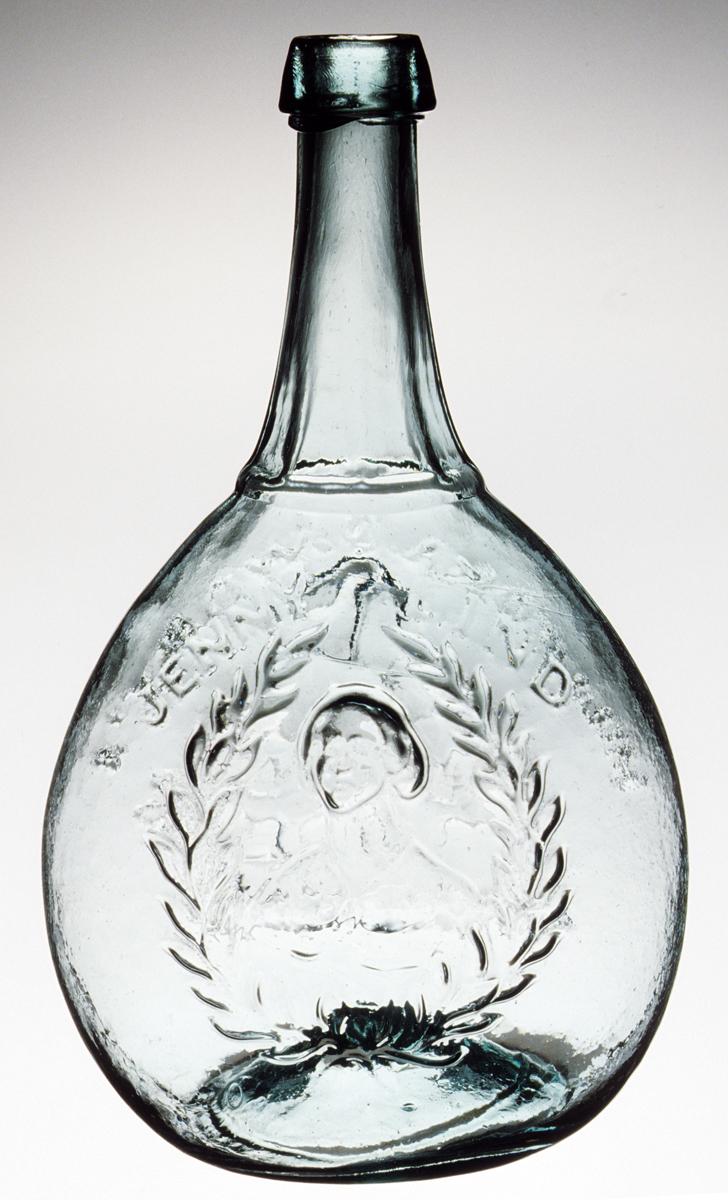 1973.0428.001 Bottle