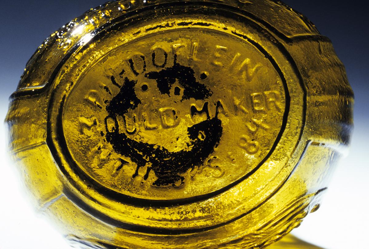 1973.0429.002 Bottle, Bottom