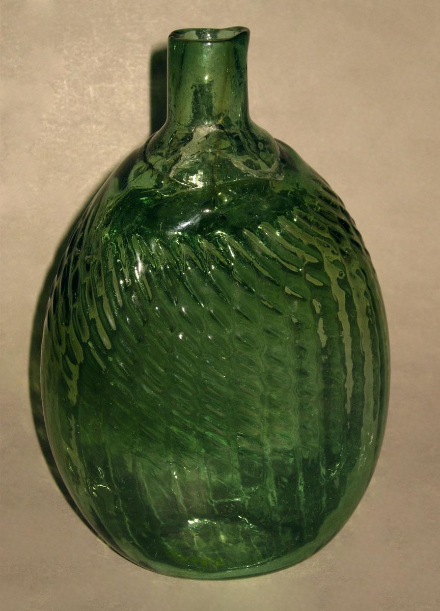 1973.0438.006 Glass flask