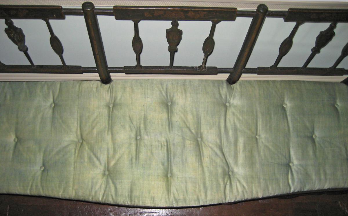 1957.0981 Settee and 1969.5530 cushion detail 1