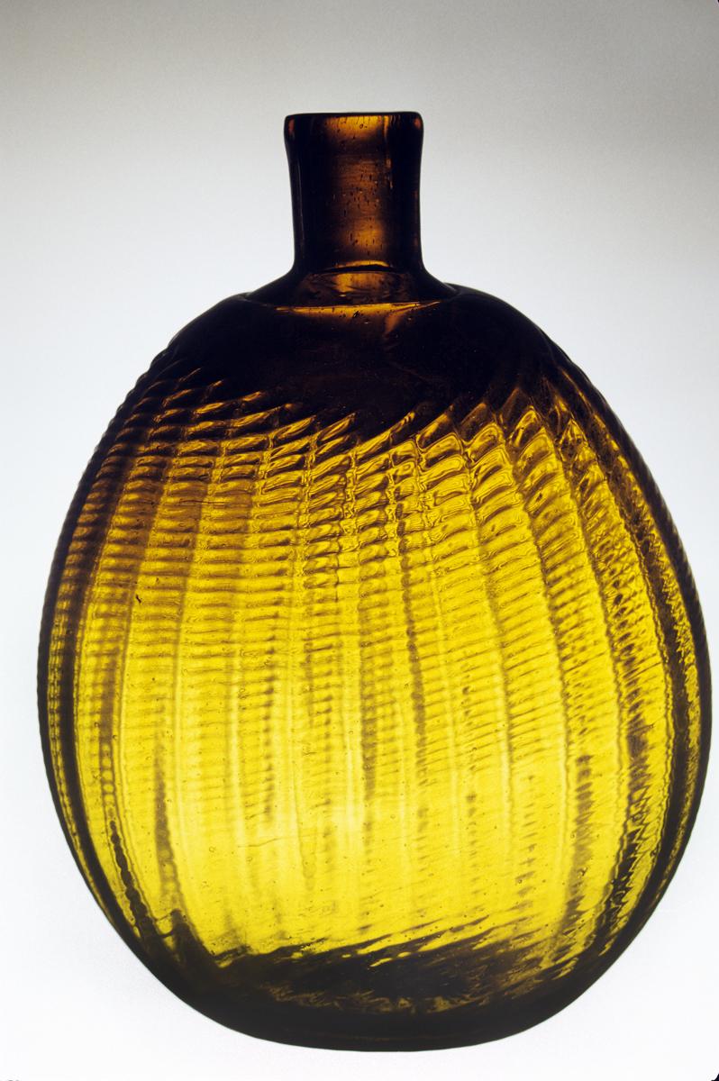 1973.0441.001 Glass Flask