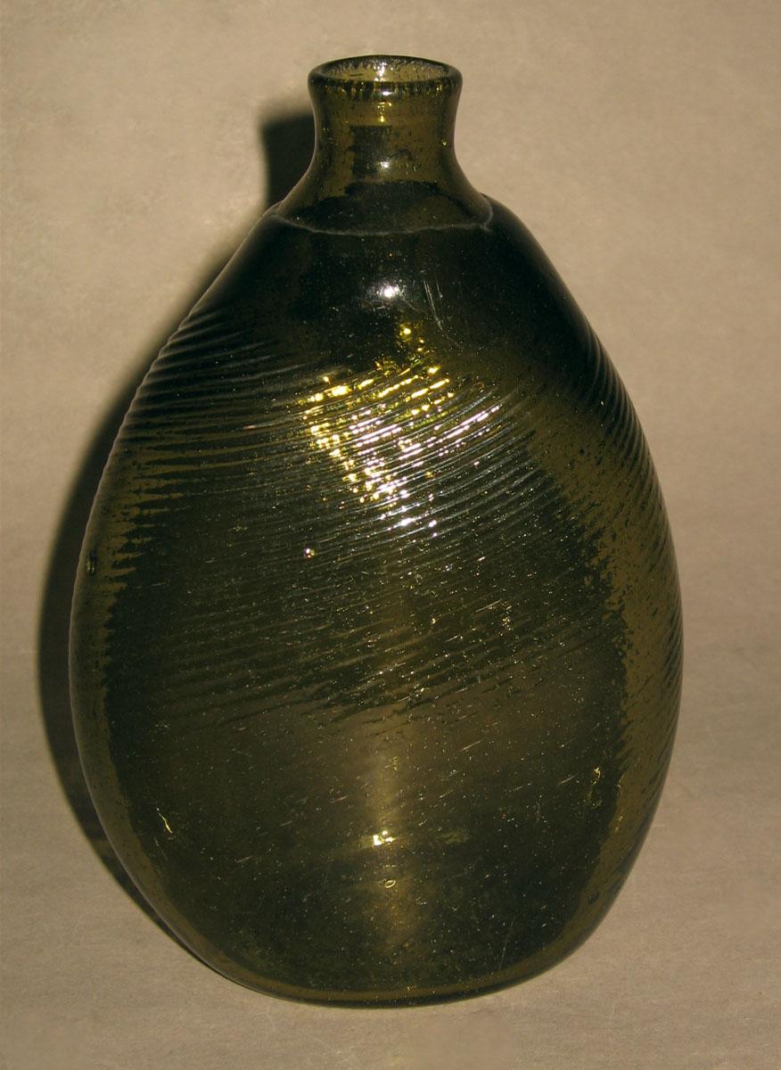 1973.0443.002 Glass Flask