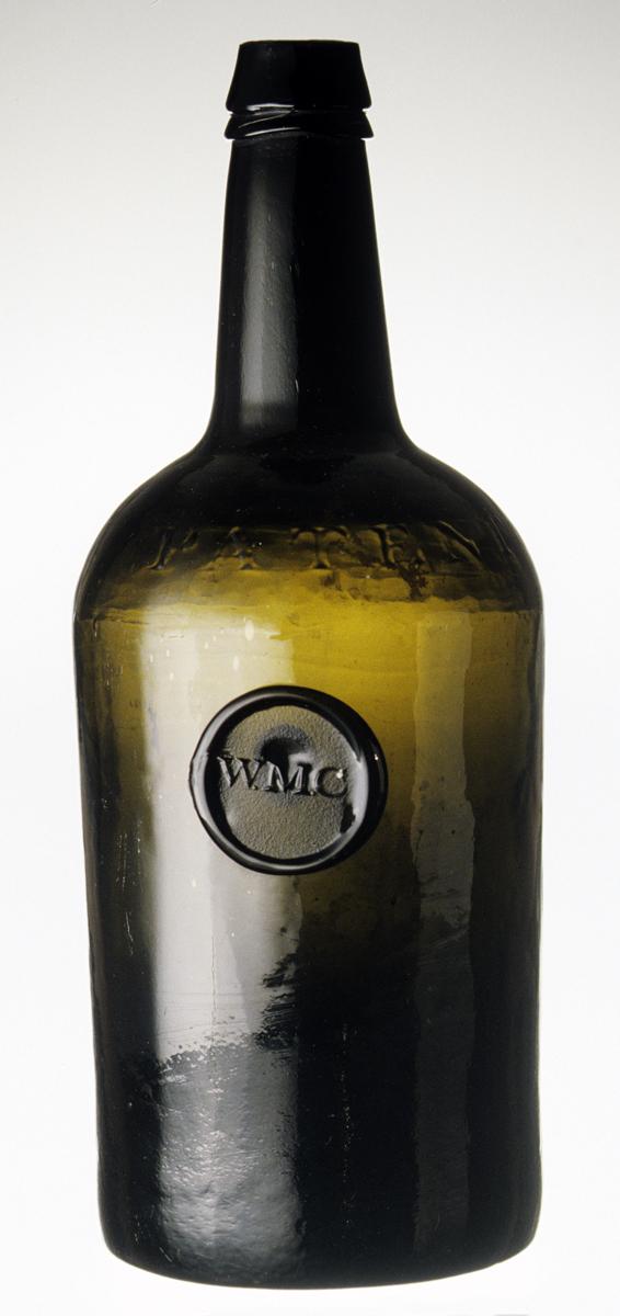 1973.0452.001 Wine bottle