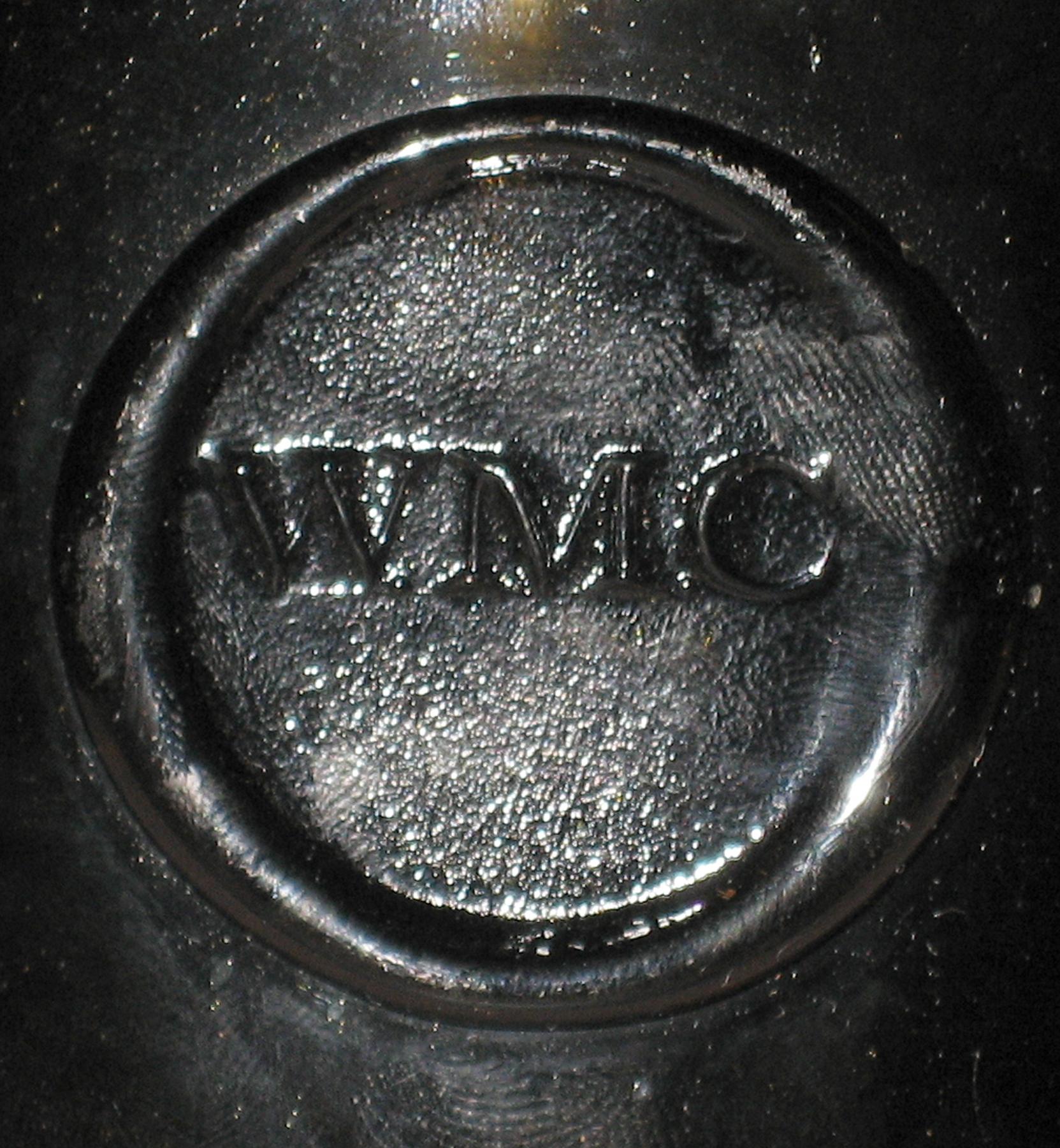 1973.0452.002 Wine bottle (seal detail)
