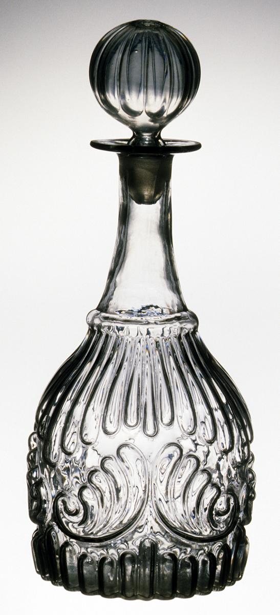 1973.0460.001 A, B Colorless glass decanter