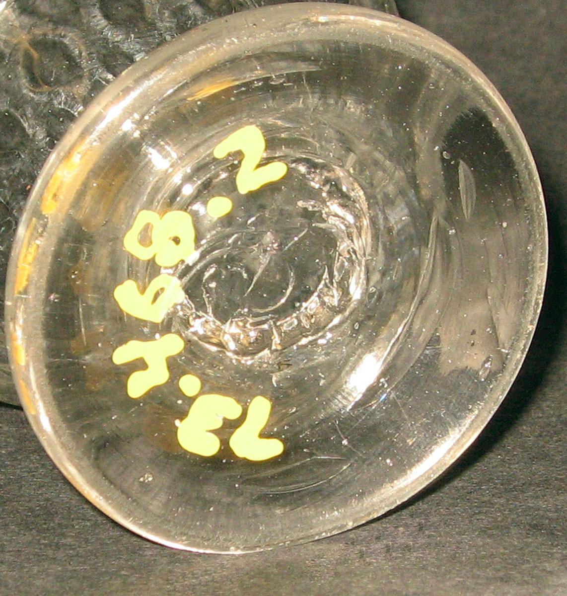 1973.0468.002 Glass salt (underside)