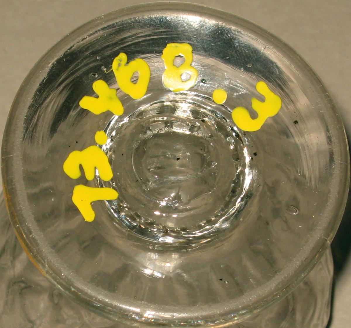 1973.0468.003 Glass salt (underside)