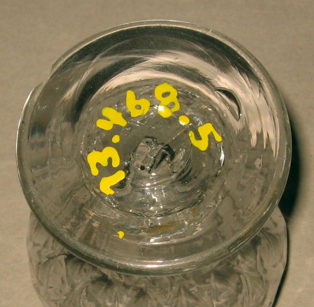 1973.0468.005 Glass salt (underside)