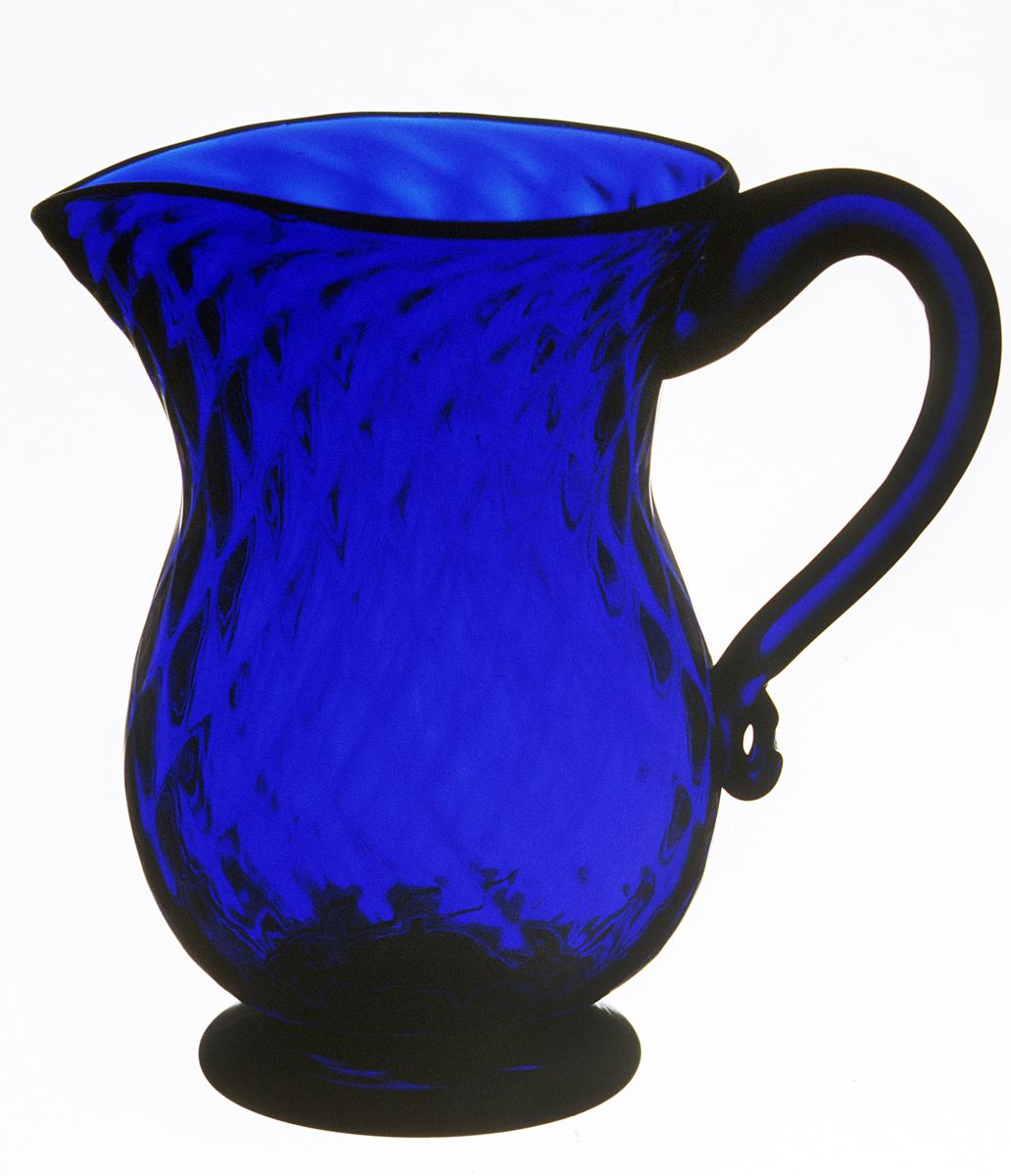 1973.0474.002 Blue glass jug