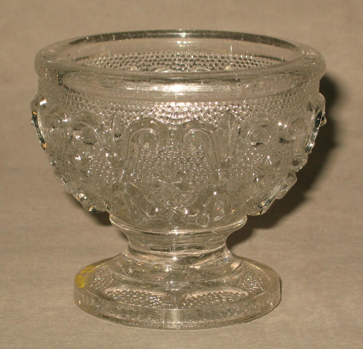 1973.0483 Glass salt