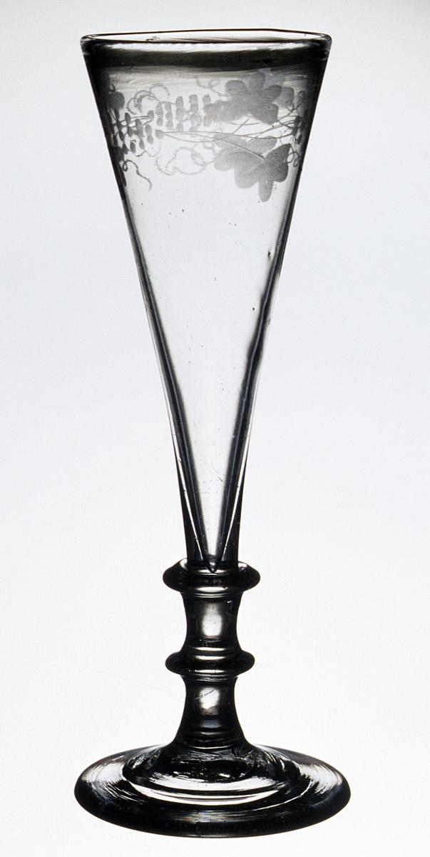 1973.0485 Colorless glass wine glass