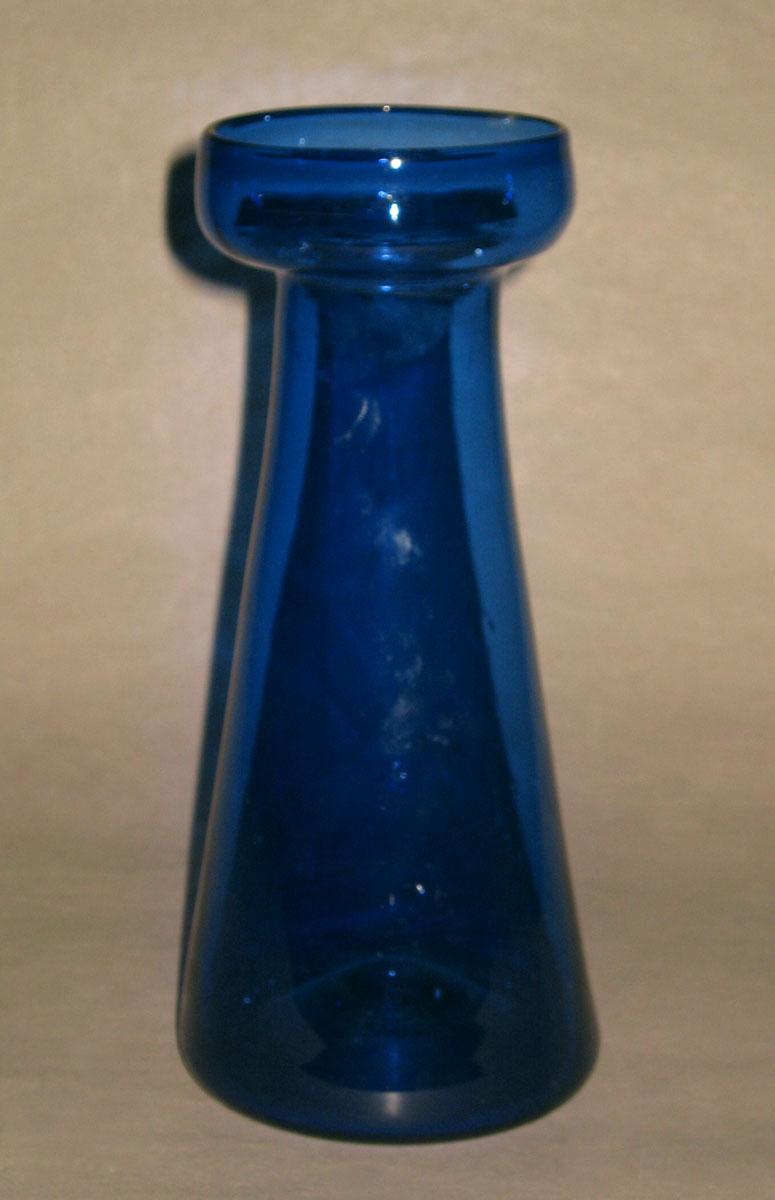 1973.0486.001 Hyacinth glass