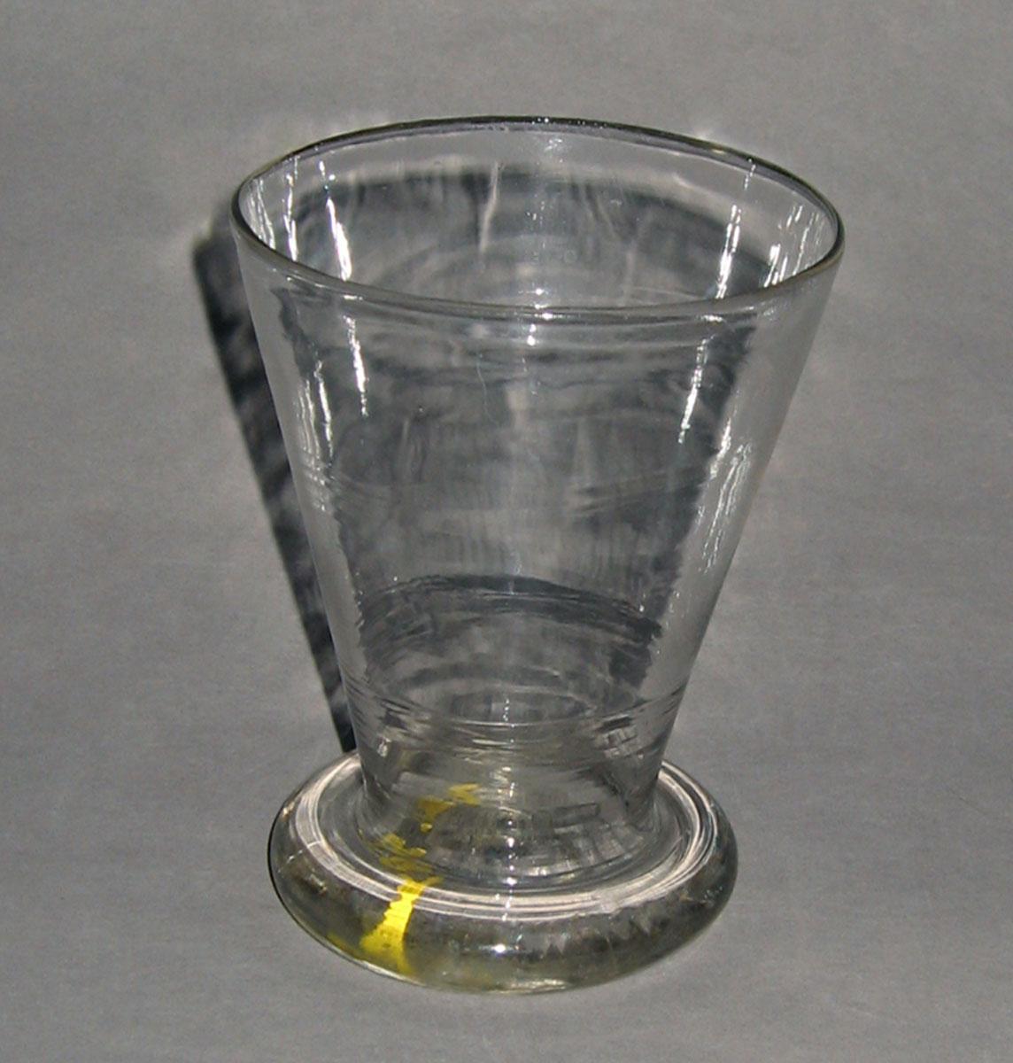1973.0487 Glass beaker