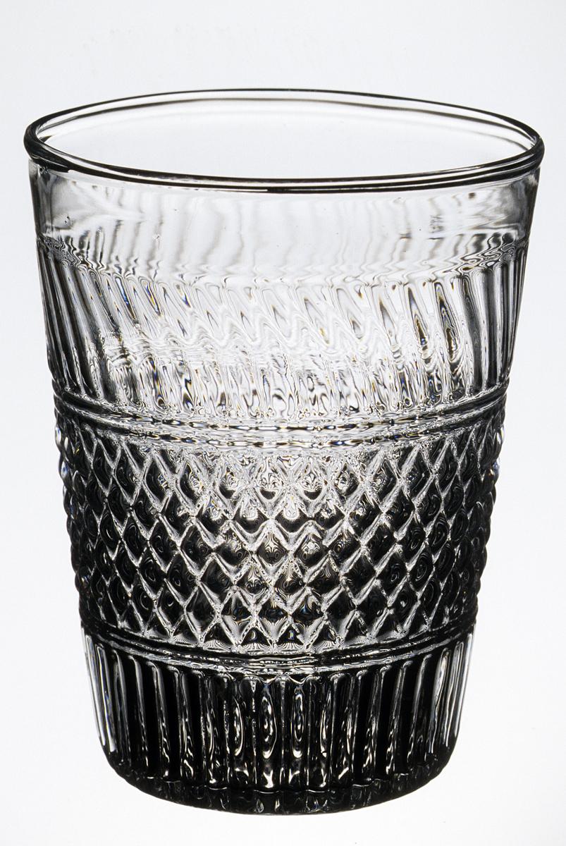 1973.0488 Glass tumbler