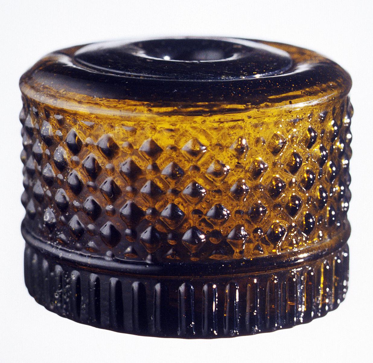 1973.0492 Amber glass inkstand