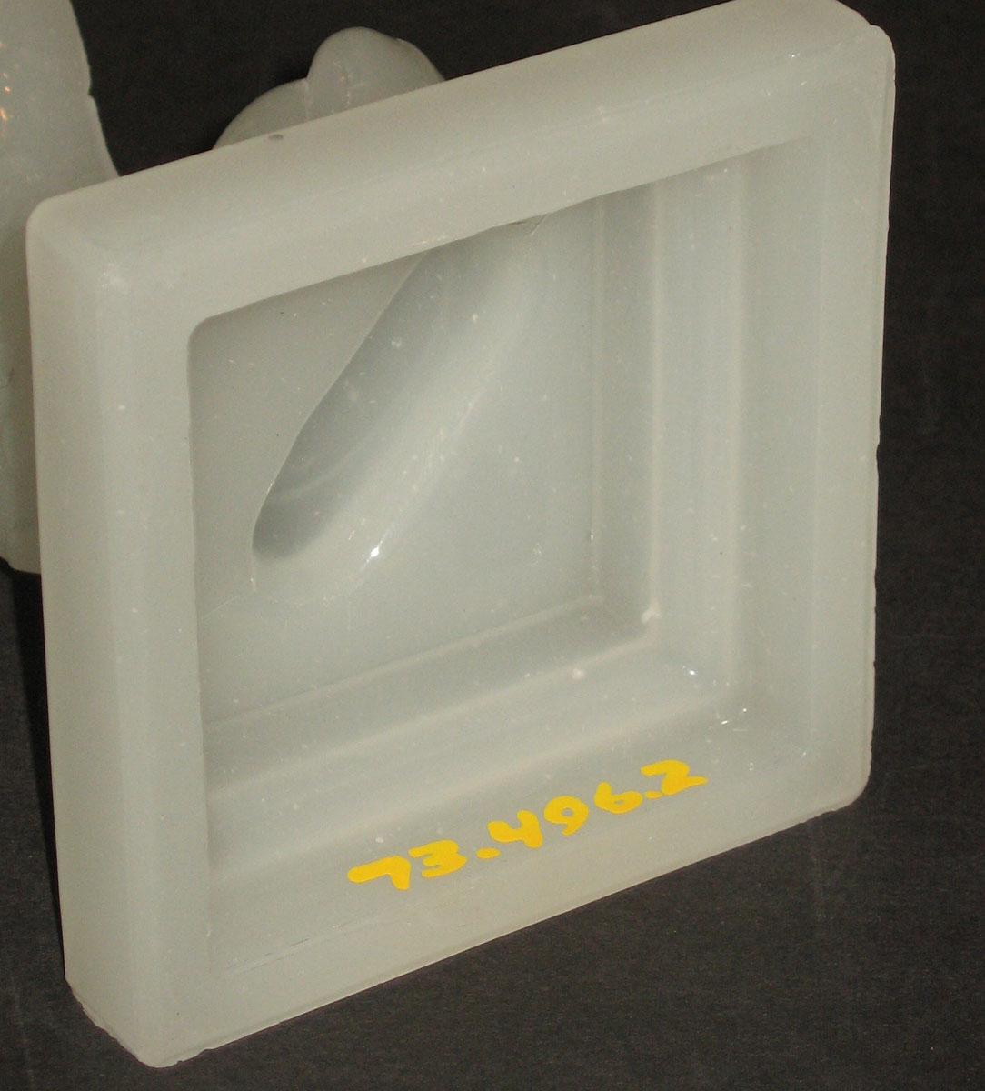 1973.0496.002 Glass candlestick (underside)