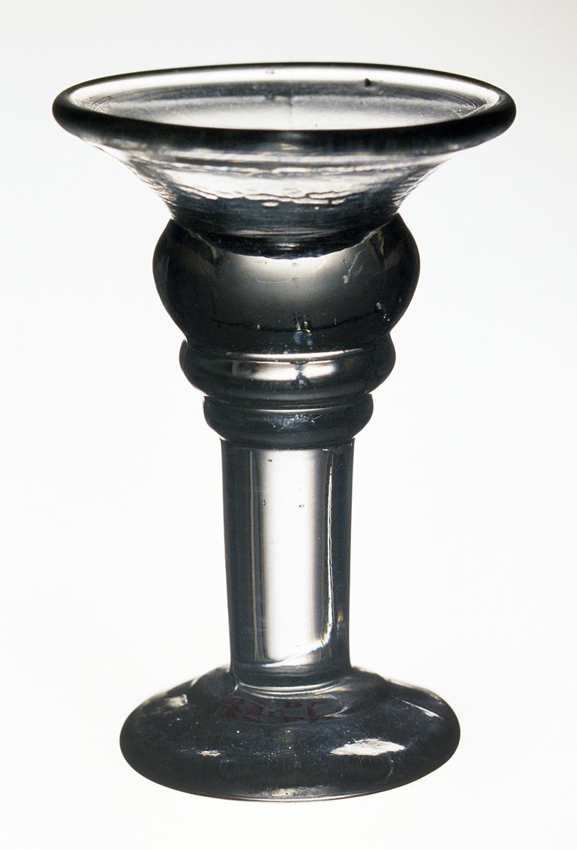 1974.0025 Glass compote