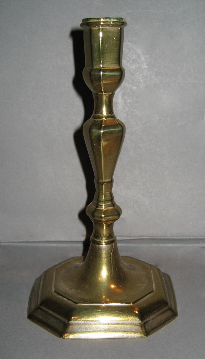 1974.0045.001 Candlestick