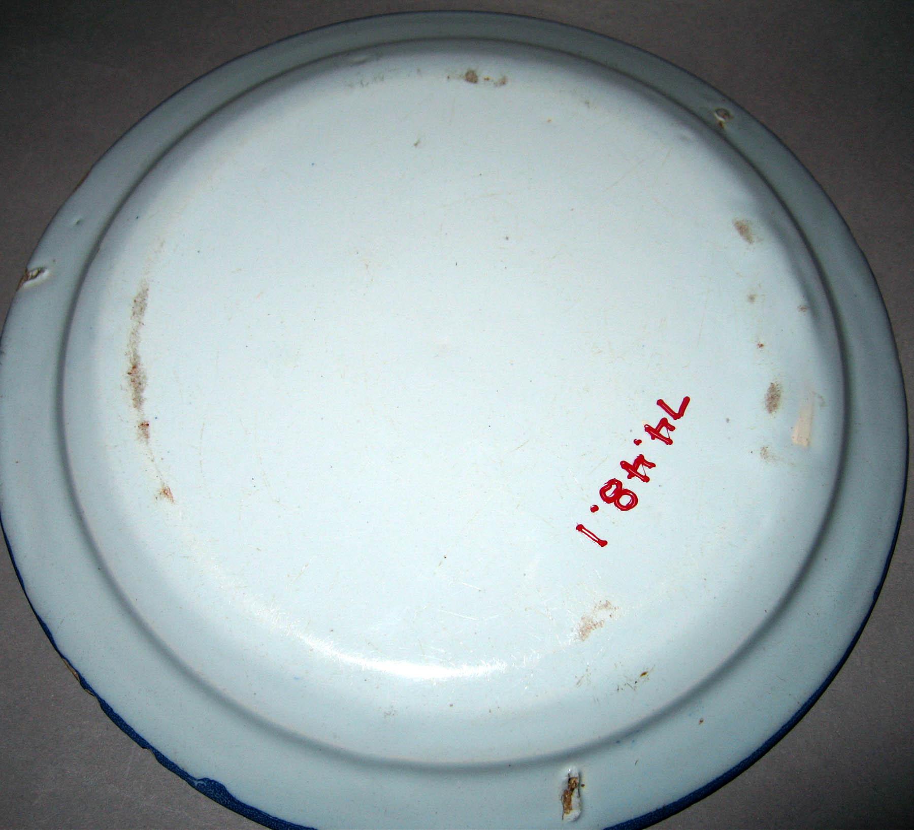1974.0048.001 Delftware plate (underside)