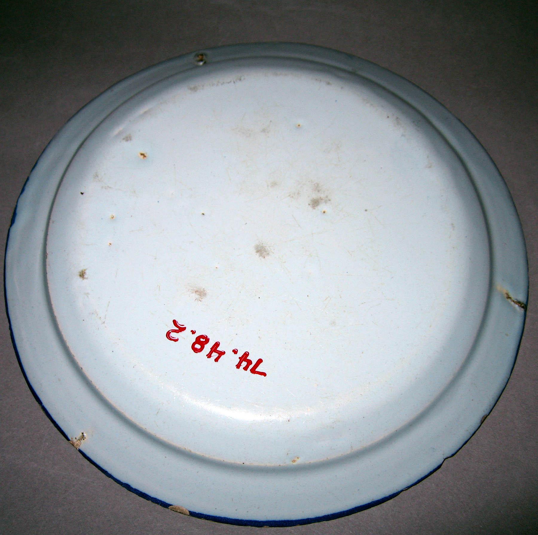 1974.0048.002 Delftware plate (underside)