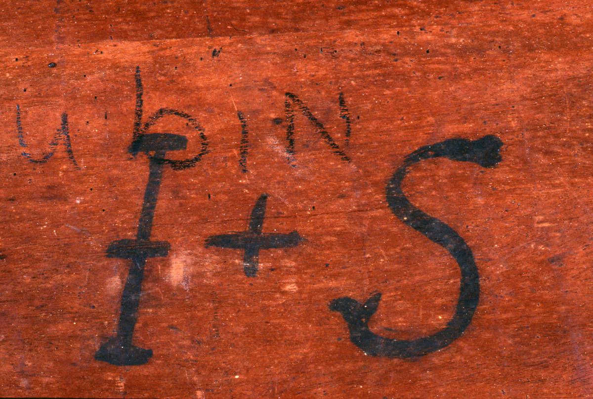 1957.1012 Table, Card table (detail 2)