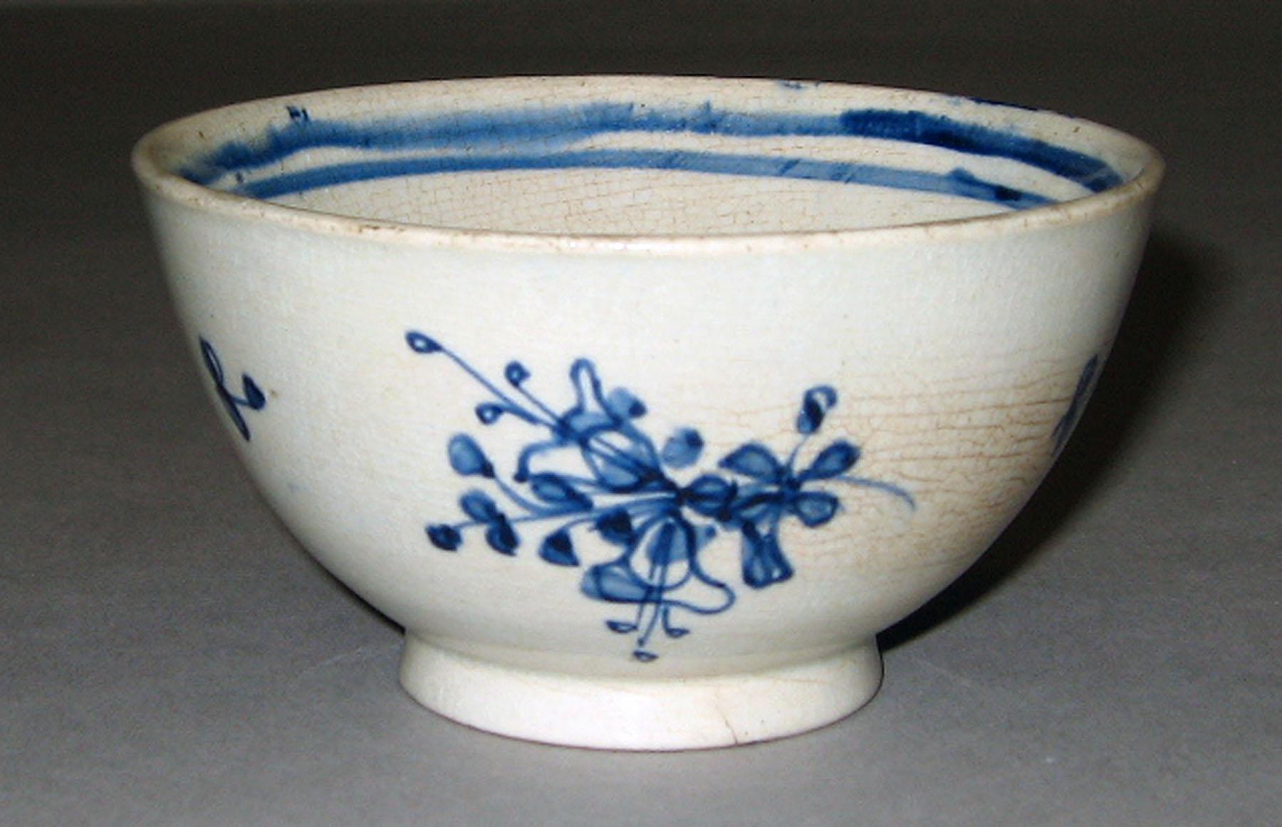 1974.0050.002 Pearlware teabowl