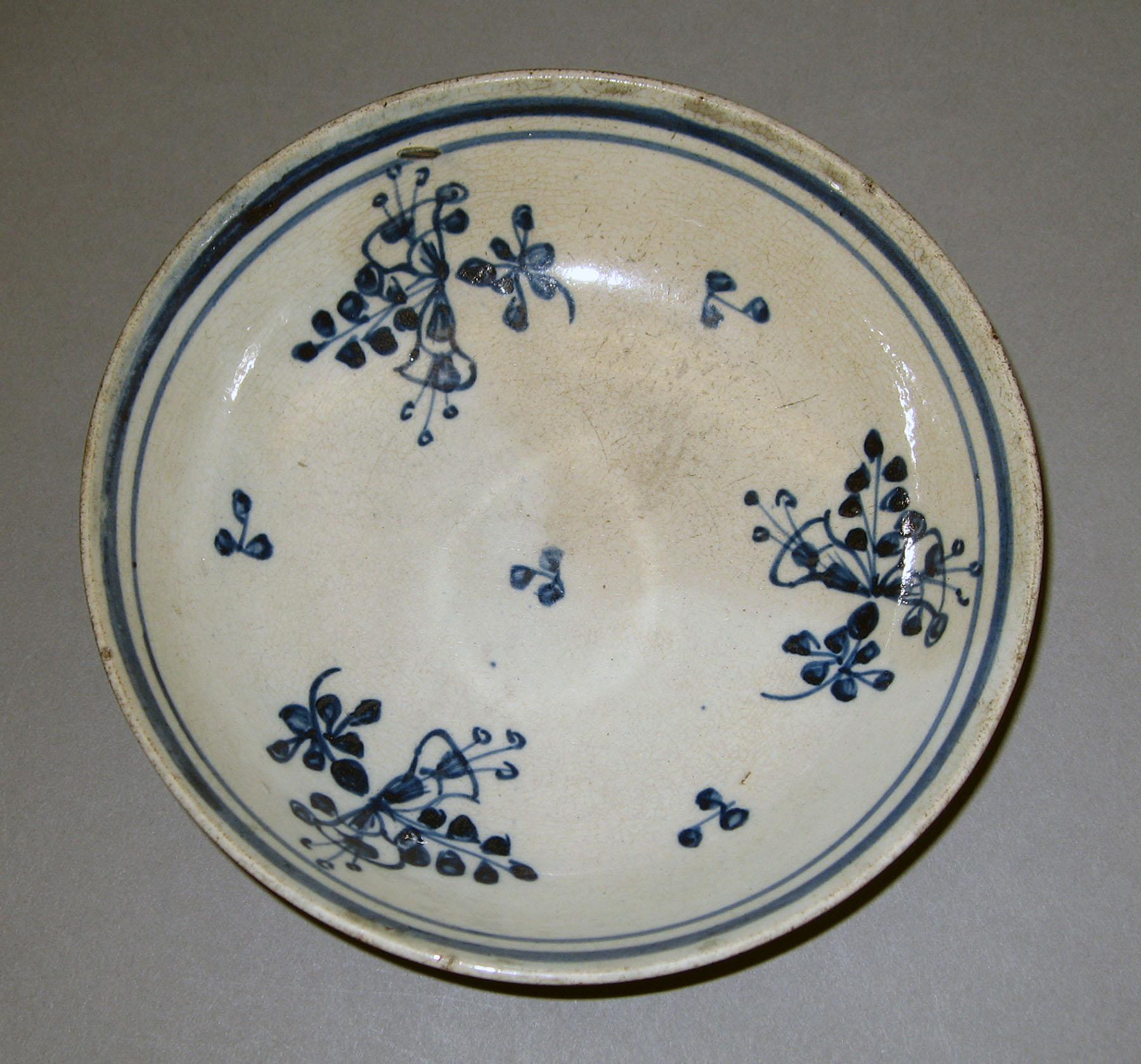 1974.0050.002 Pearlware saucer