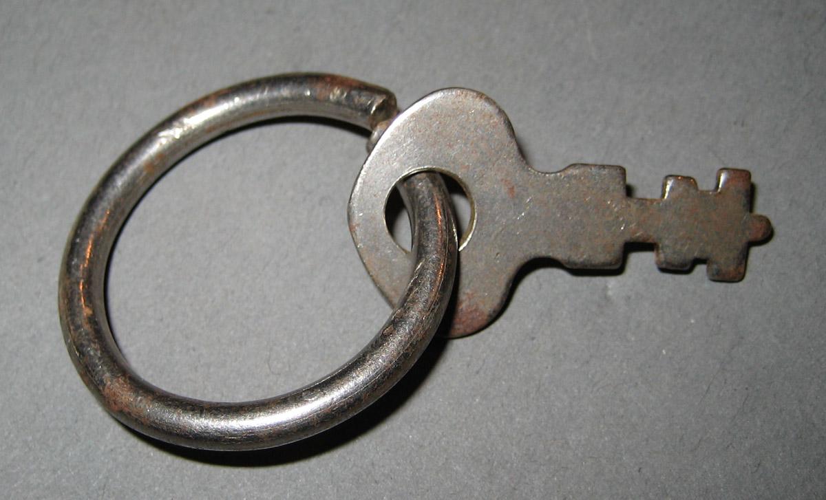 1974.0064.001 B Key