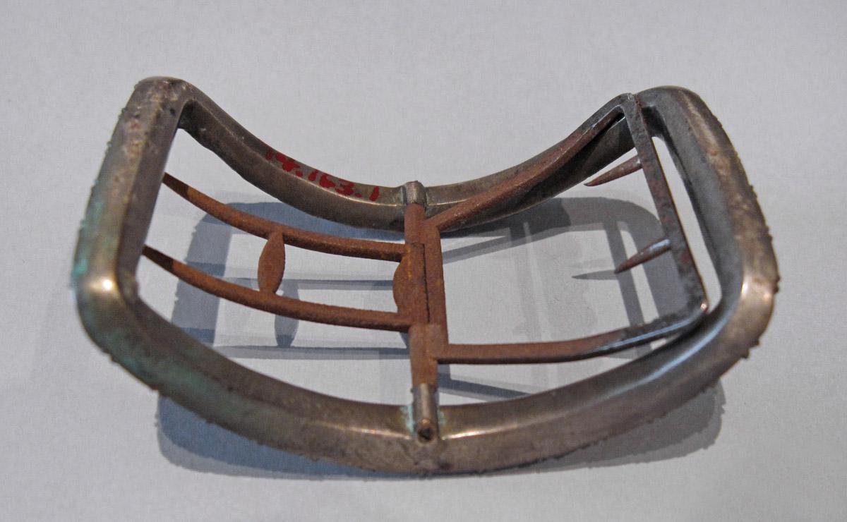 1974.0163.001 Buckle, underside