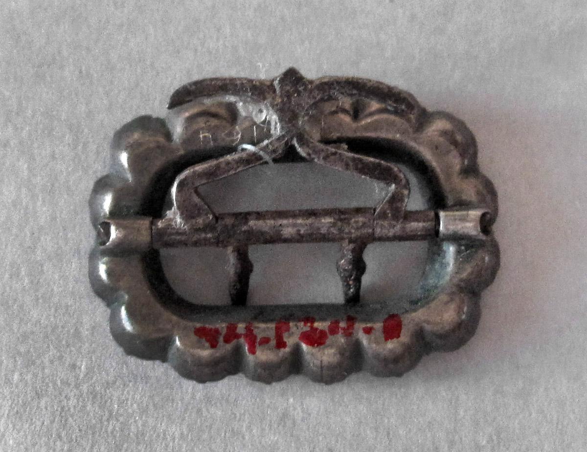 1974.0164.001 Buckle, underside