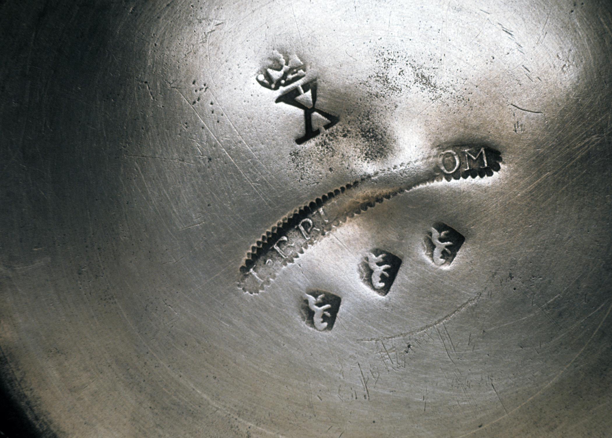 1974.0179 Pewter tankard (marks)
