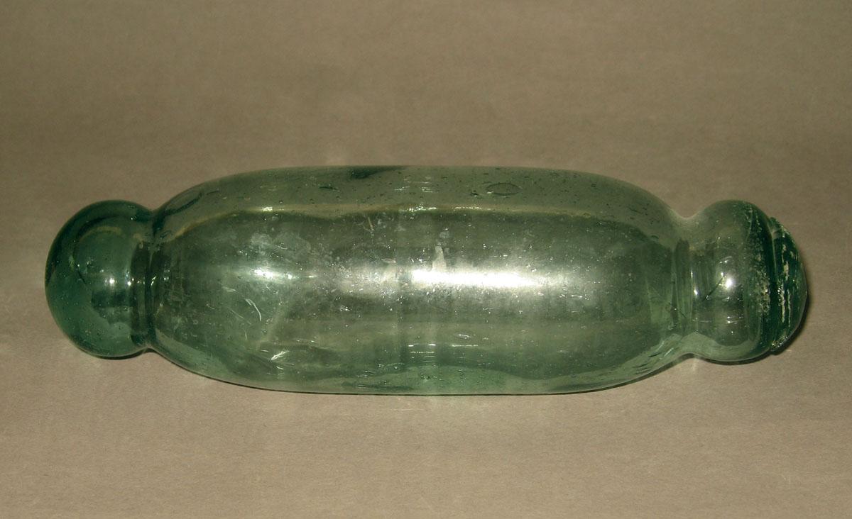 1974.0186 Glass rolling pin