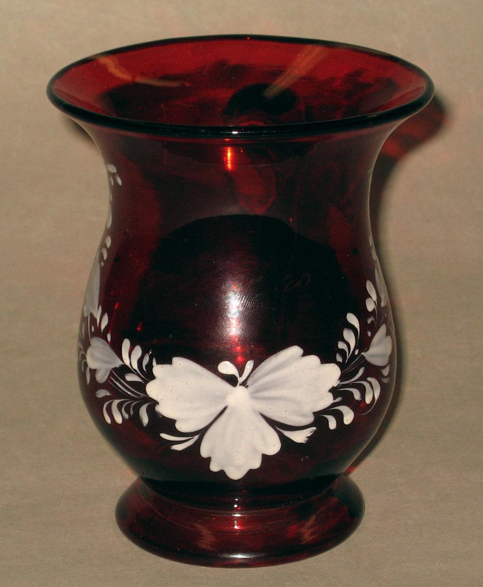 1974.0188 Glass mug
