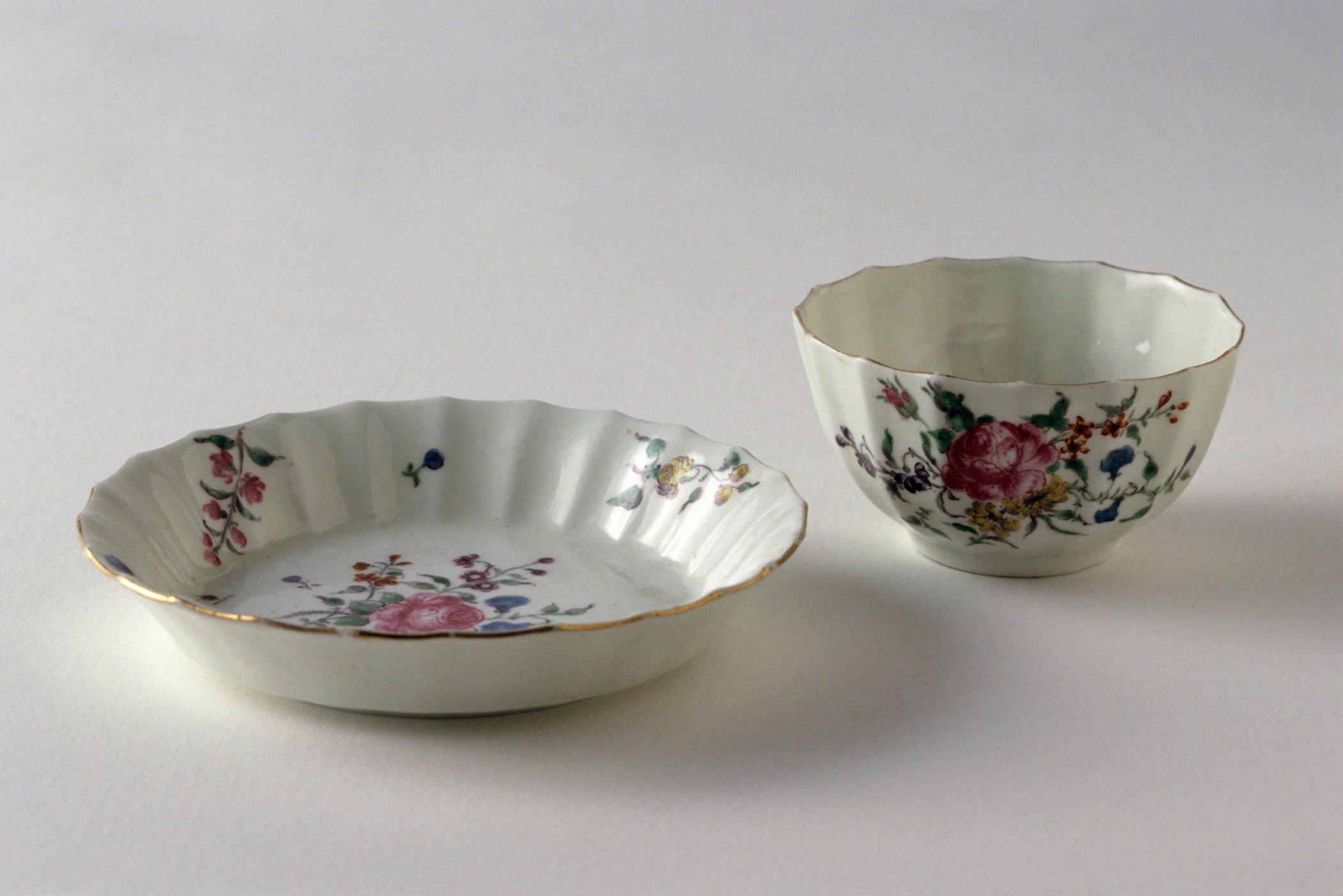 1974.0202 A, B Worcester porcelain teabowl and saucer
