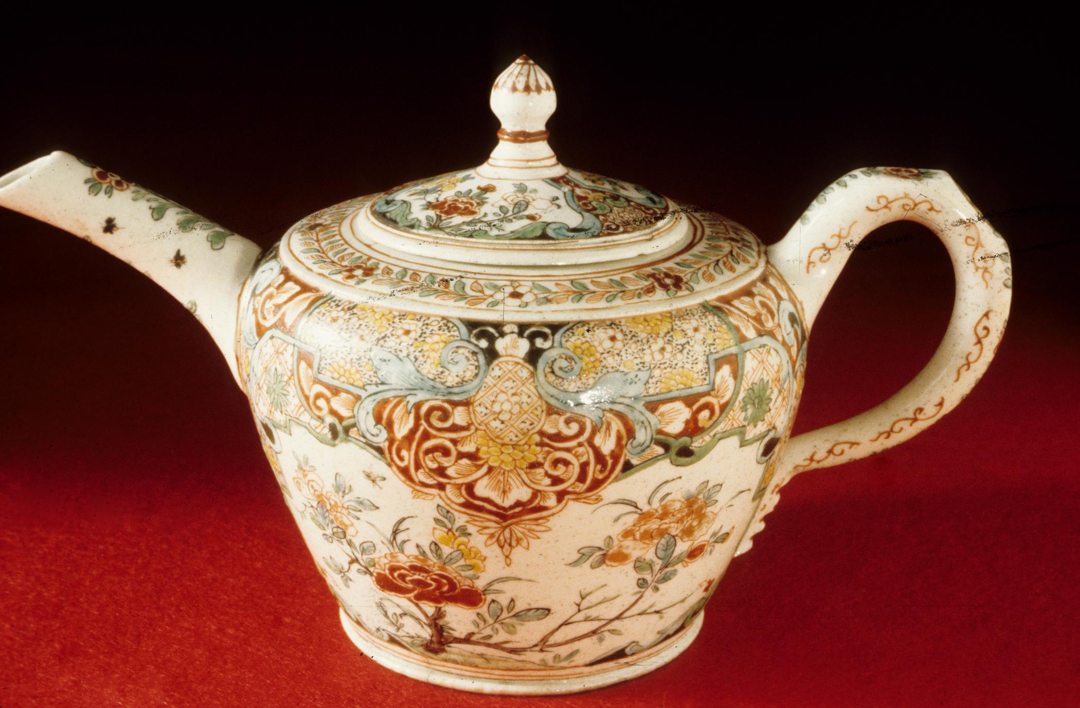 1974.0203 A, B Teapot