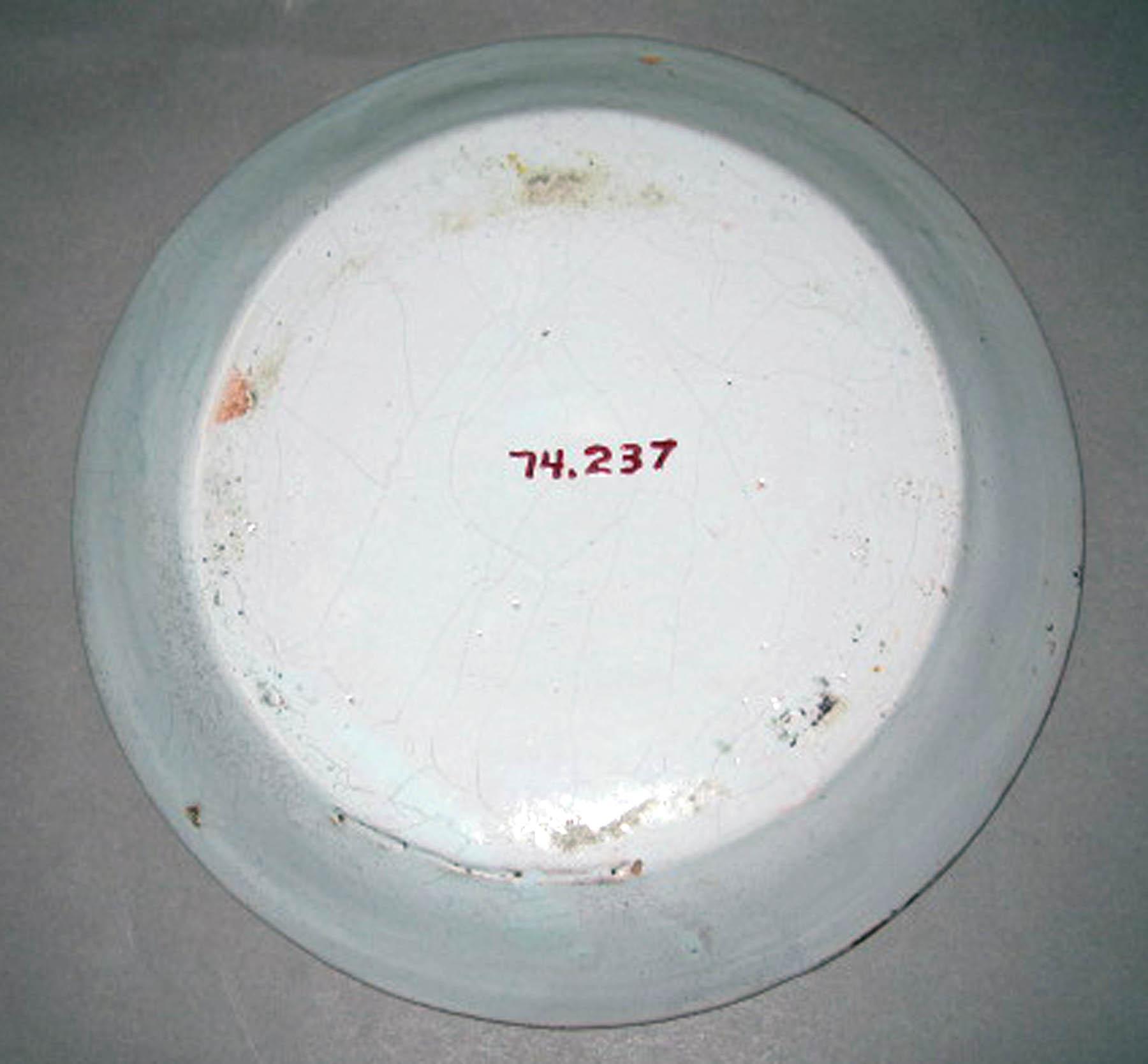 1974.0237 Faience plate (underside)