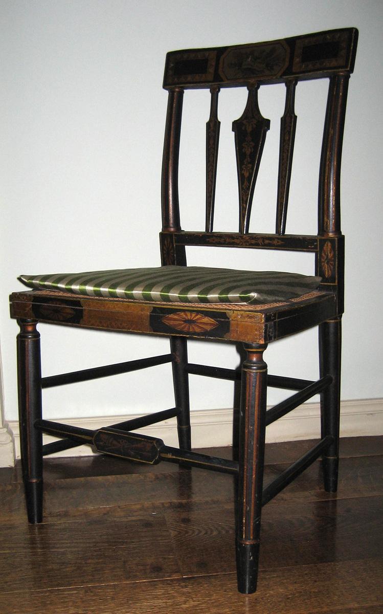 1957.1060.002 chair with cushion view 1
