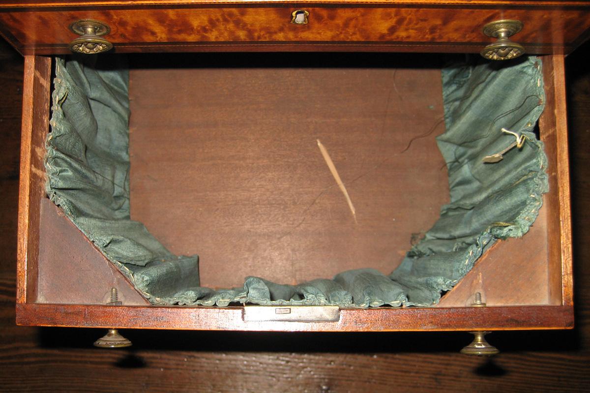 1957.1068 Work table view 3