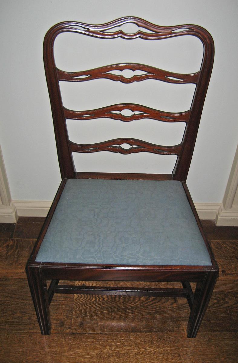 1957.1079.001 chair with slip seat view 2