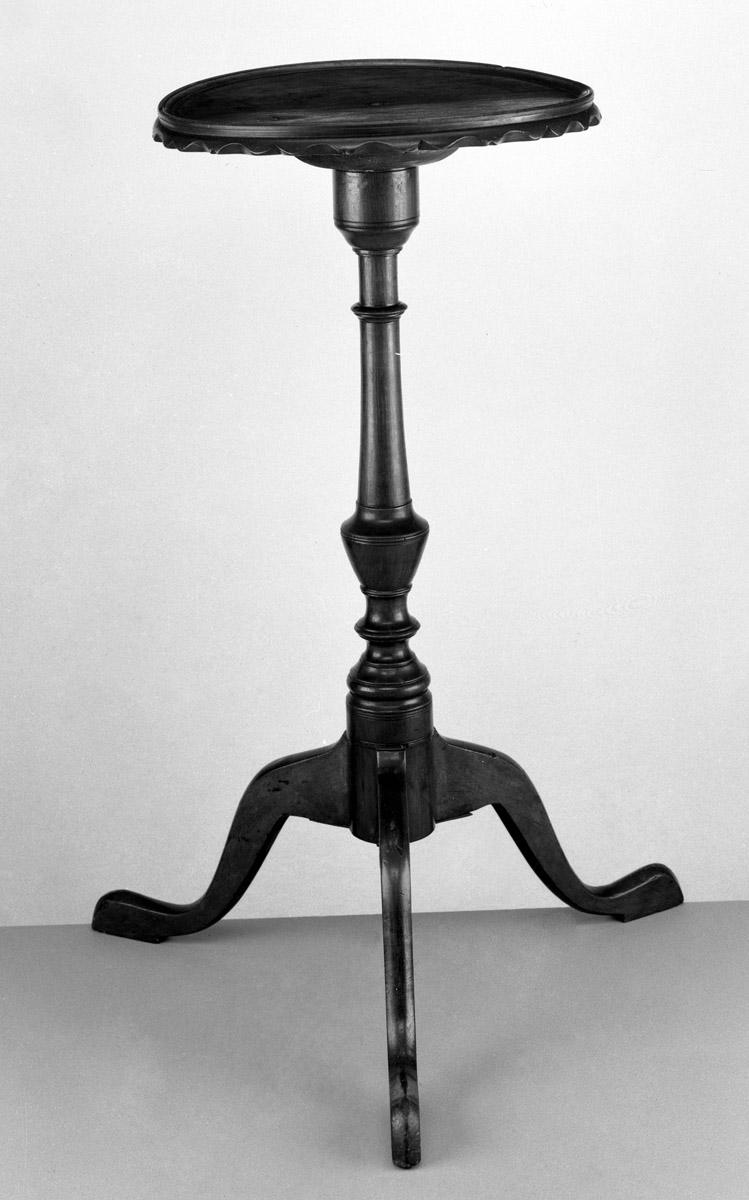1957.1083 Candlestand