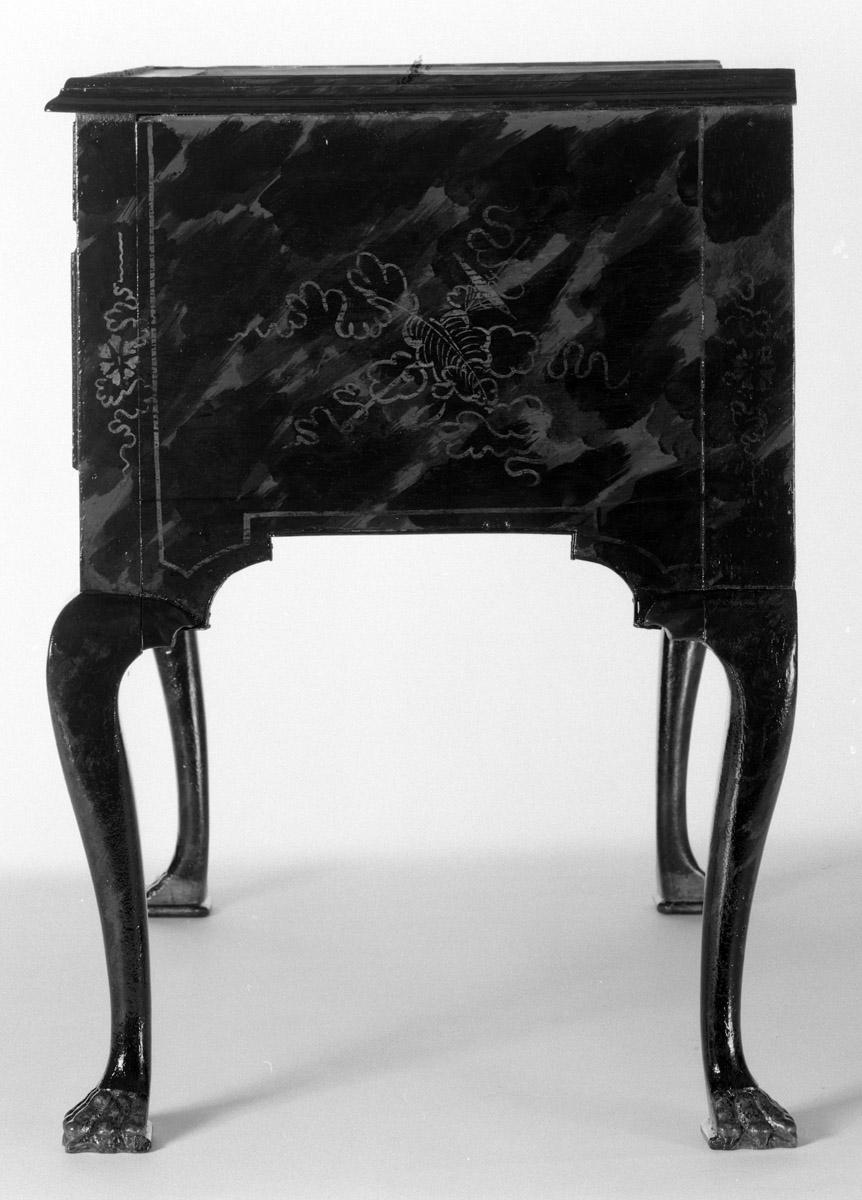 1957.1084 Chest of drawers, high chest (view 6)