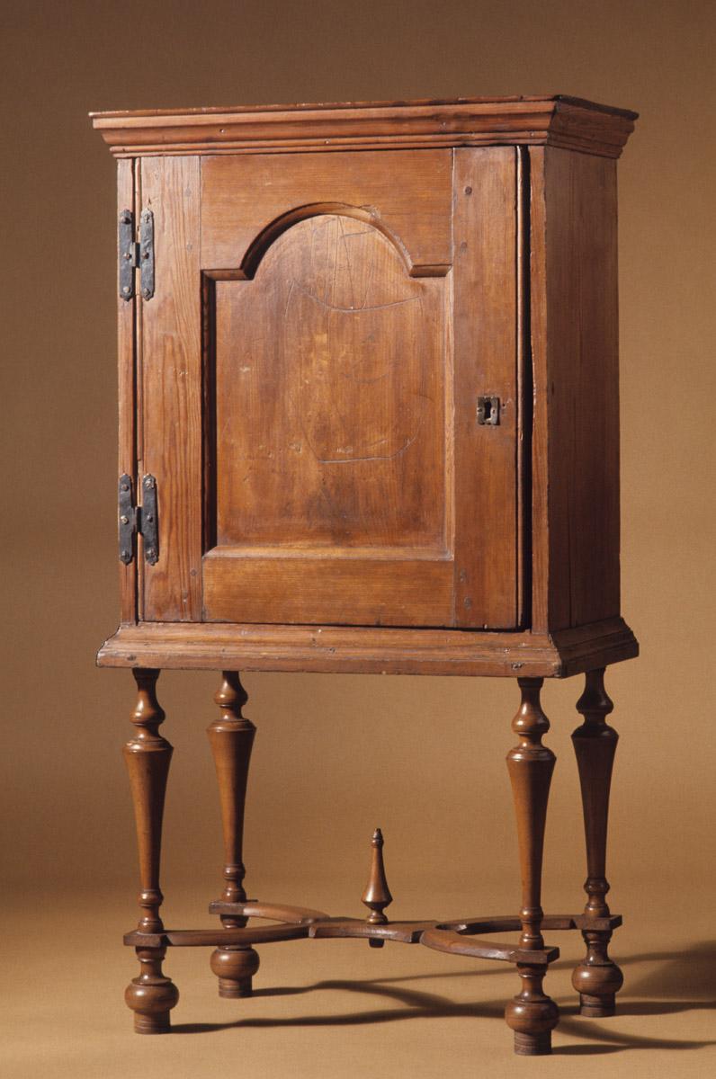 1957.1109 Chest of drawers
