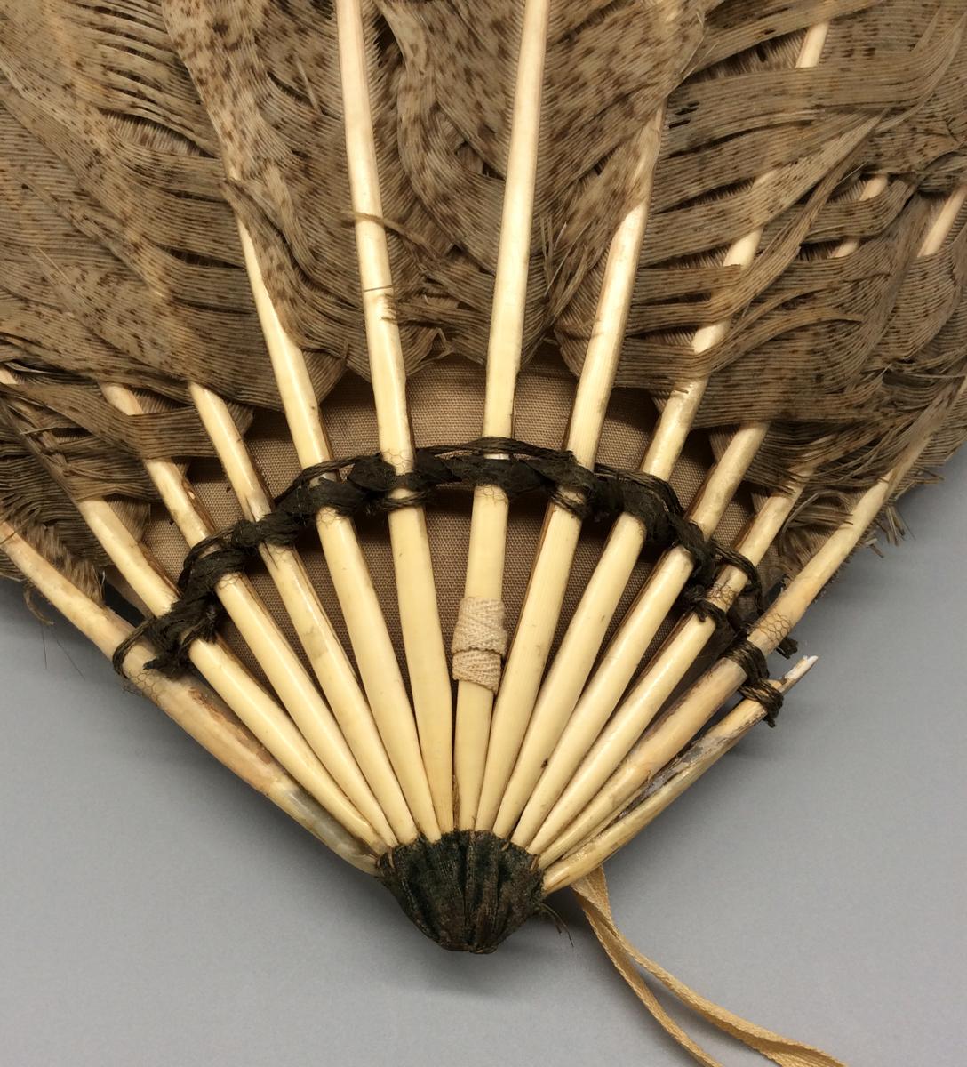 1952.0315 Fan, detail 1
