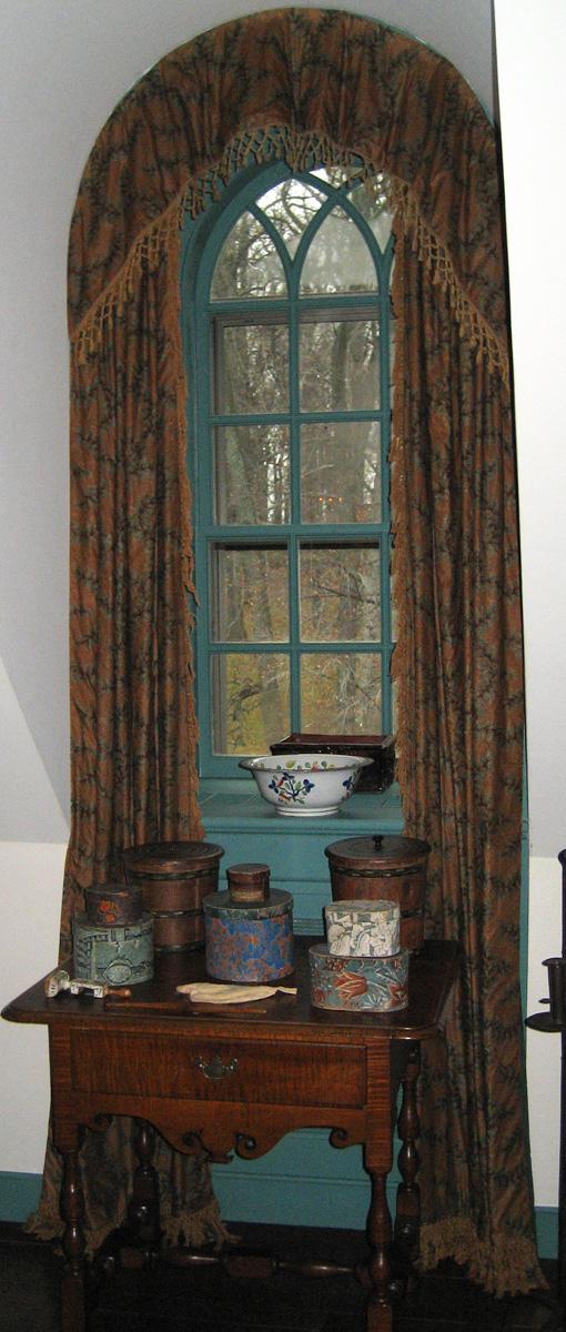1952.0324 Window curtains and valance