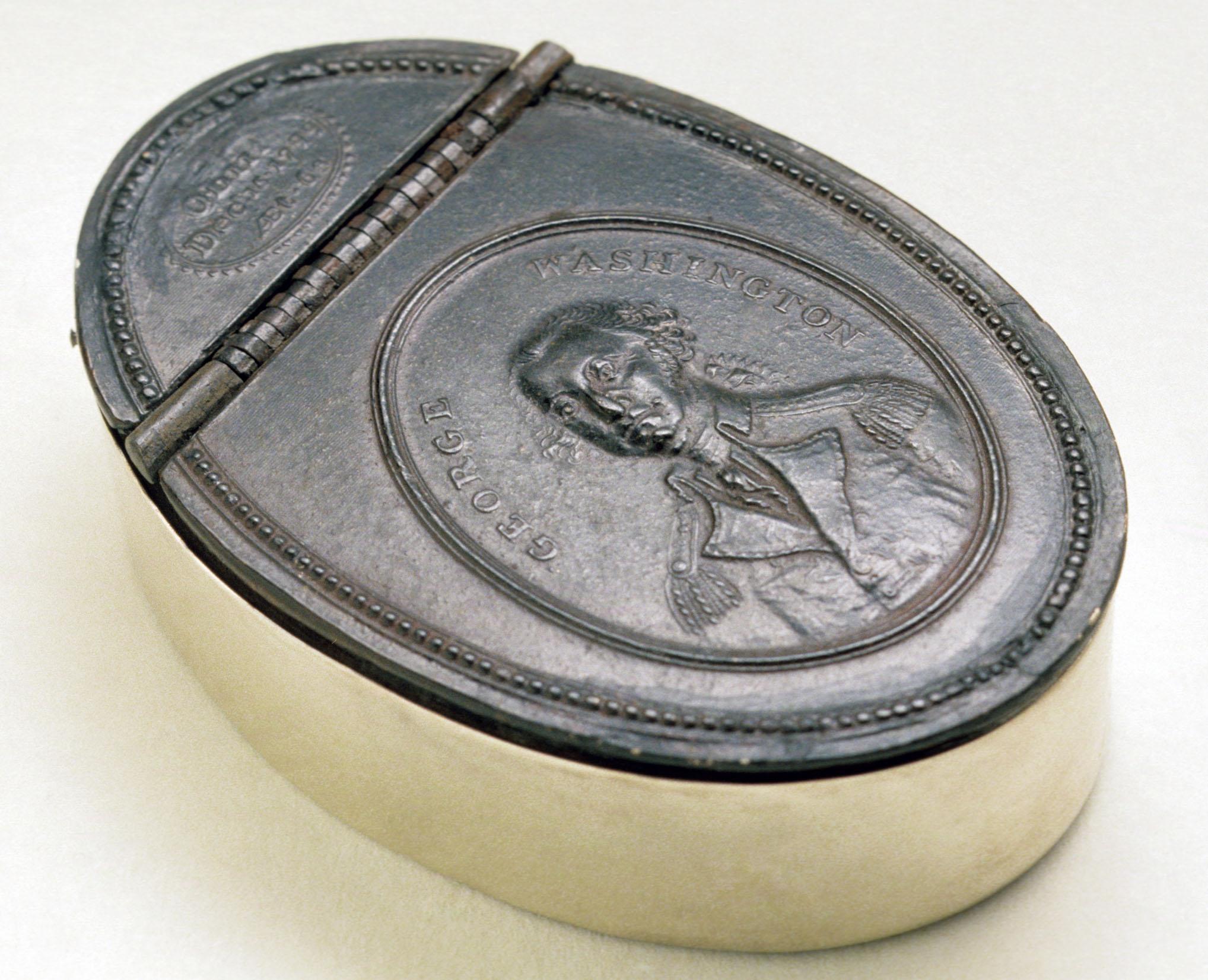 1957.1270 Box, view 2