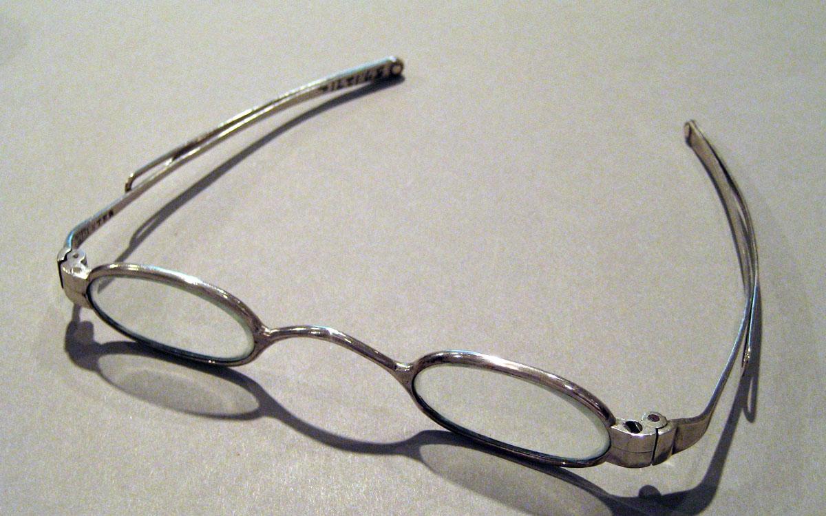 1957.1271 A Silver Spectacles view 2